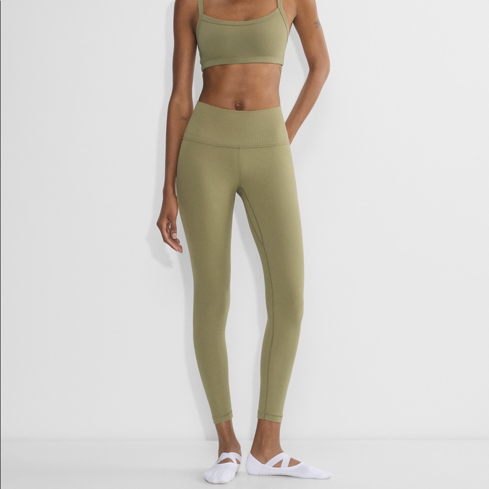 ARITZIA GOLDEN leggings in SAGE size 0 / XS